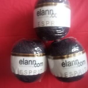 Esprit Black Yarn Trio